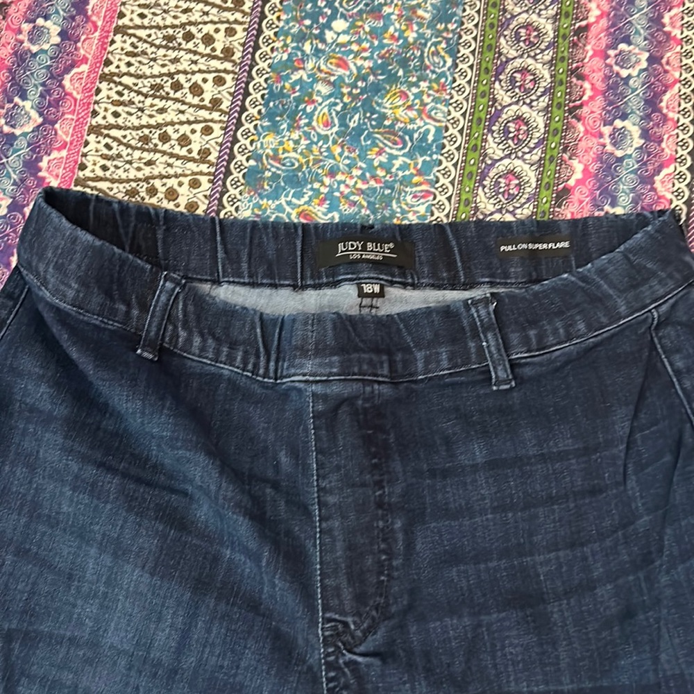 Judy Blue jeans. 18W. Pull on super flare